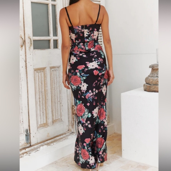 Lioness silky floral set - Picture 2 of 8